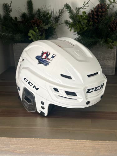 Medium CCM Tacks 710 Helmet