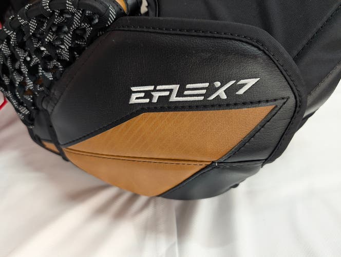 Intermediate 32" CCM EFlex 7 Regular Goalie Full Set (New) 2026