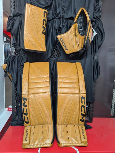 Intermediate 32" CCM EFlex 7 Regular Goalie Full Set (New) 2026