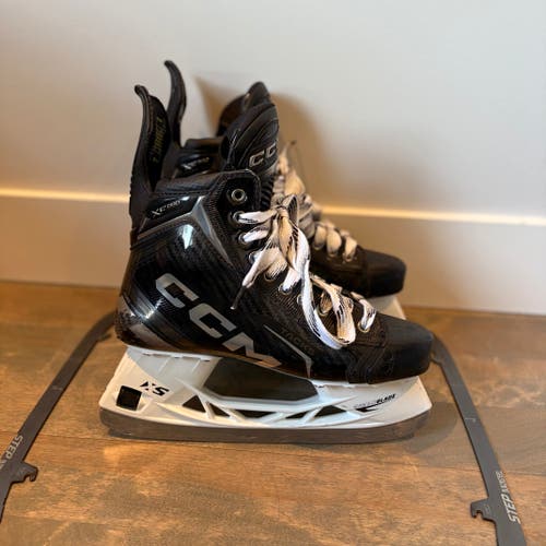 Black 2024 CCM Tacks XF Pro Hockey Skates Regular Width 8 (Used)