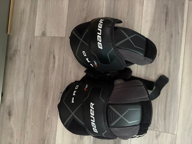 Bauer Pro knee pads