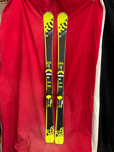 Skis: Rossignol Experience 84 HD skis, 170cm.
Bindings: Look SPX 12
Binding Range: 260-372cm
All-Mou