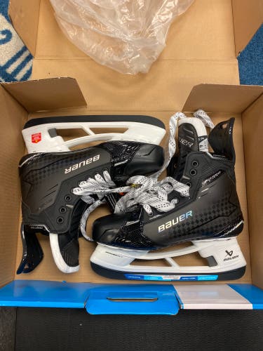 NEW Bauer Supreme Shadow Hockey Skates Regular Width 9 Fit 2