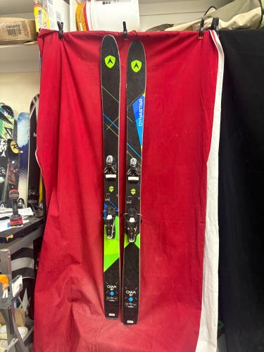 Skis: Dynastar Cham 97 skis, 184cm. 
Bindings: Rossignol 
Binding Range: 310-353mm
All mountain, 17