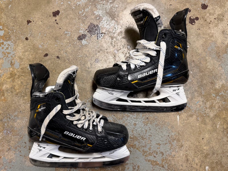 Bauer Supreme M5 Pro Hockey Skates Size 5 (Used)