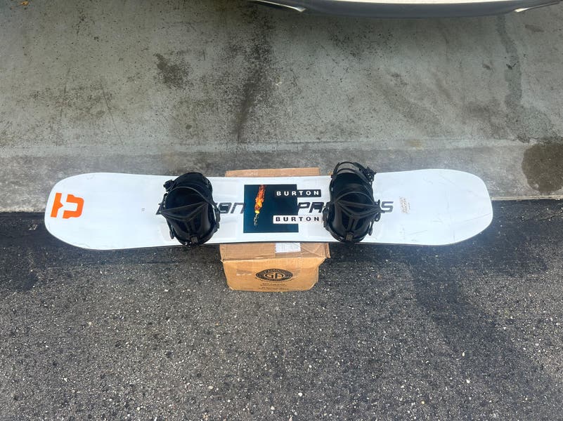 burton 138 cm snowboard Counterbalance Camber specific layup provides torsionally softer flex for lighter riders without compromising on power and response Burton Progression Galaxy Snowboard