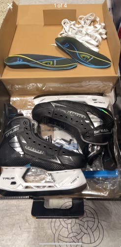 2024 True Catalyst 9x4 Hockey Skates Regular Width 8.5 (New)