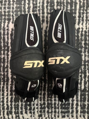 Large Adult STX Stallion 500 Arm Pads (Used)