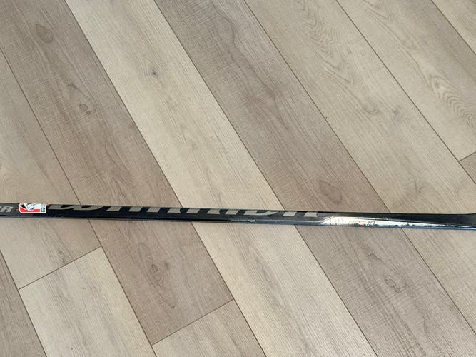 Junior Warrior Covert QRE 10 Right Handed Hockey Stick W03 50 Flex (Used)