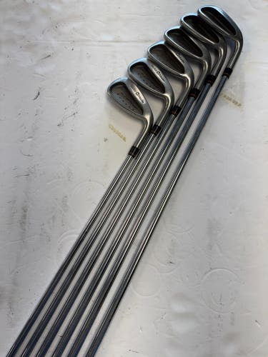 Men's TaylorMade Supersteel burner Right Handed Iron Set Regular Flex 6 Pieces 39" (Used)