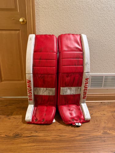 36" Vaughn Velocity V7 Goalie Leg Pads (Used)