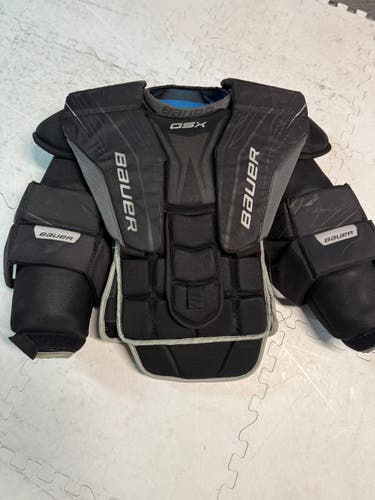 Medium Bauer GSX Goalie Chest Protector (Used)
