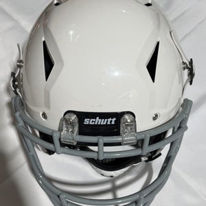 White Youth Small Schutt Vengeance A11 Helmet (Used)