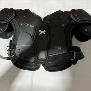 Medium Youth Xenith Flyte Shoulder Pads (Used)