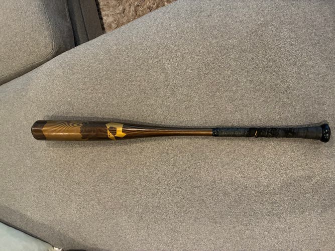 2024 DeMarini Voodoo One Alloy BBCOR Certified Bat (-3) 30 oz 33" (Used)