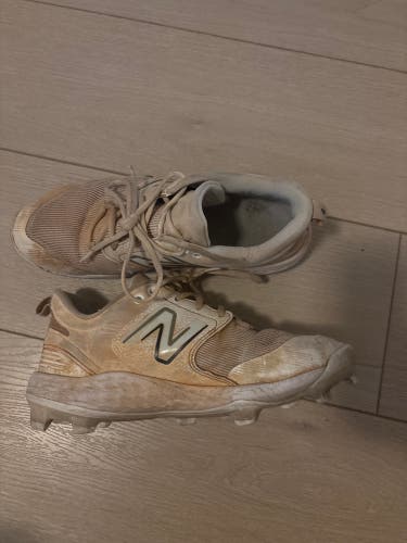 White Men's Size M 10.0 (W 11.0) Adult New Balance 3000v6 Low Top Molded Cleats (Used)