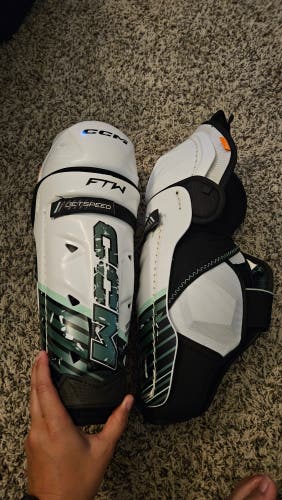 Intermediate CCM JetSpeed FTW 13" Shin Pads (Used)