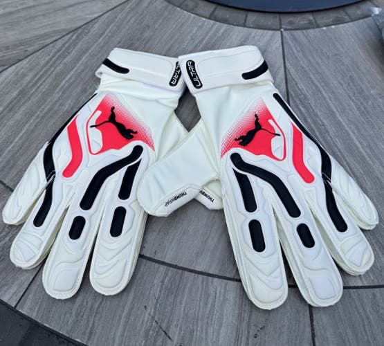 NWT adult size 11 PUMA ULTRA Match Protect RC Goalkeeper Gloves White/Red 041864