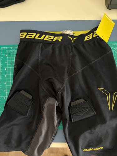 Junior XL Bauer Hockey Pants (Used)