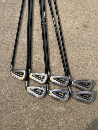 Men's Right Handed Iron Set Regular Flex Graphite/Steel Shaft (Used)