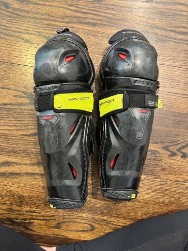 Junior Bauer Vapor 3X 11" Shin Pads (Used)