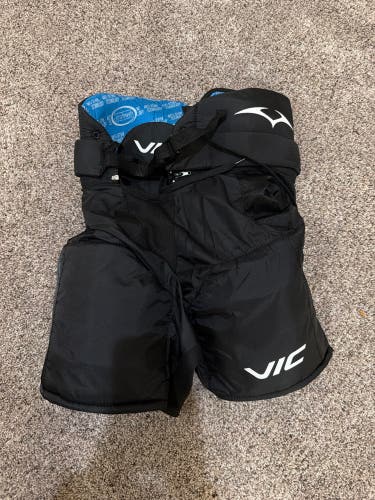 Women's Youth Large Vic Hockey Pants (Used)