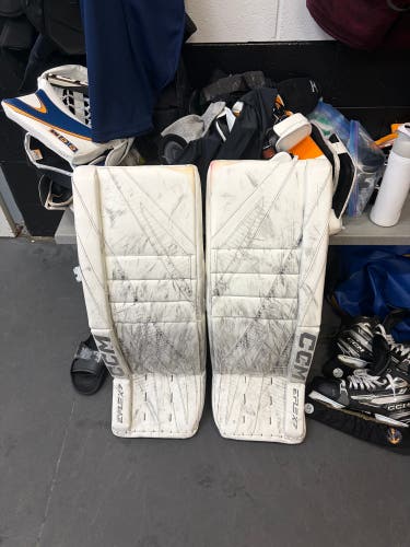 33" 2025 CCM EFlex 7 Pro Regular Goalie Full Set Pro Stock (Used)