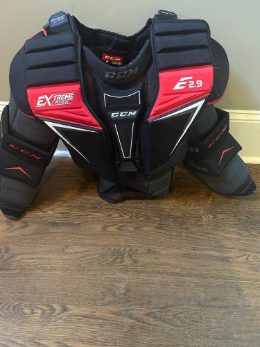 Large CCM Extreme Flex Shield E2.9 Goalie Chest Protector (Used)