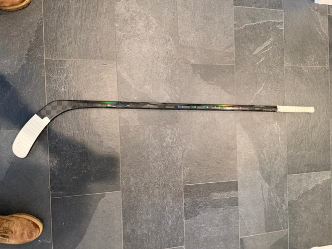 Junior Bauer Nexus Tracer Right Handed Hockey Stick (Used) p92 all Black 50flex
