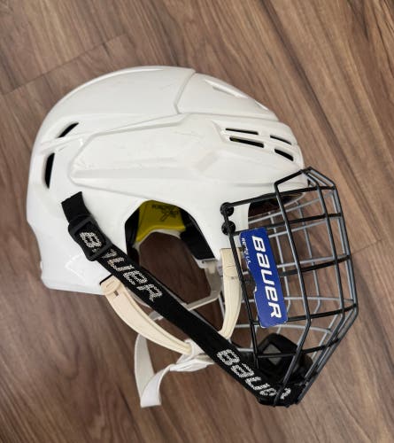 Large Bauer Re-Akt Helmet Pro Stock (Used)
