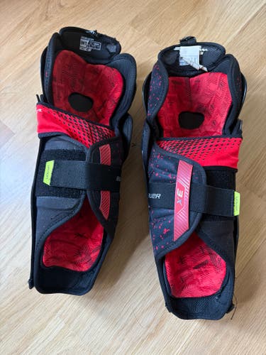 Intermediate Bauer Vapor 3X 14" Shin Pads (Used)