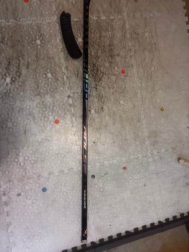 BROKEN BaueR Pulse Left Hand Hockey Stick P92 87 Flex (Used)