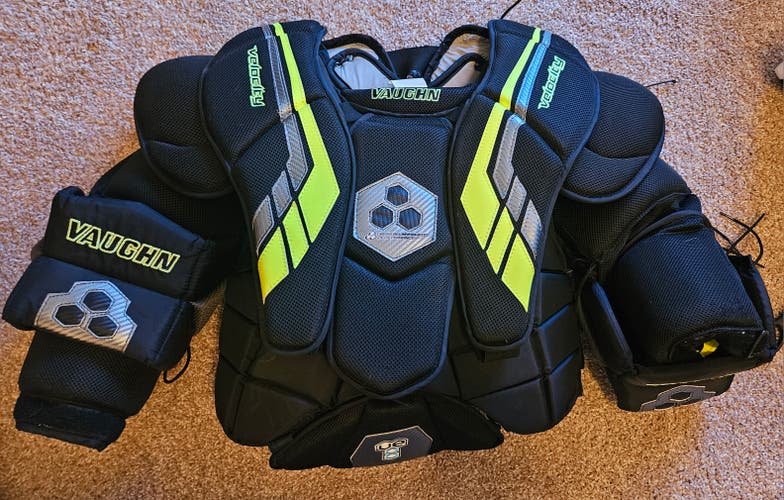 Vaughn Velocity VE8 Int Goalie Chest Protector (Used)