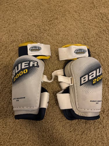 Junior Medium Bauer Nexus 1000 Elbow Pads (Used)
