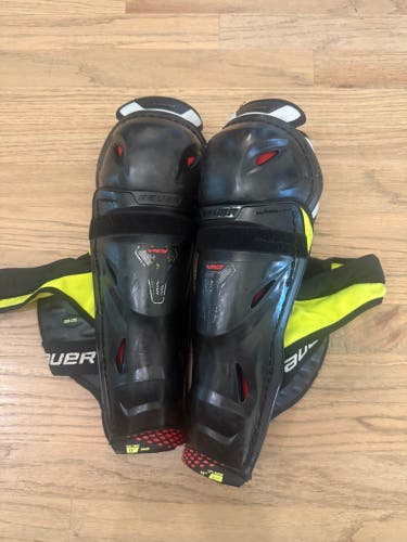 Junior Bauer Vapor Hyperlite 12" Shin Pads (Used)