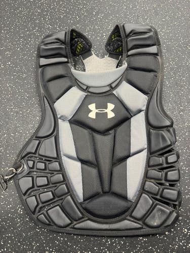 Used Under Armour CHEST PROTECTOR Catchers Chest Protector Black Intermed 11849-S000042346