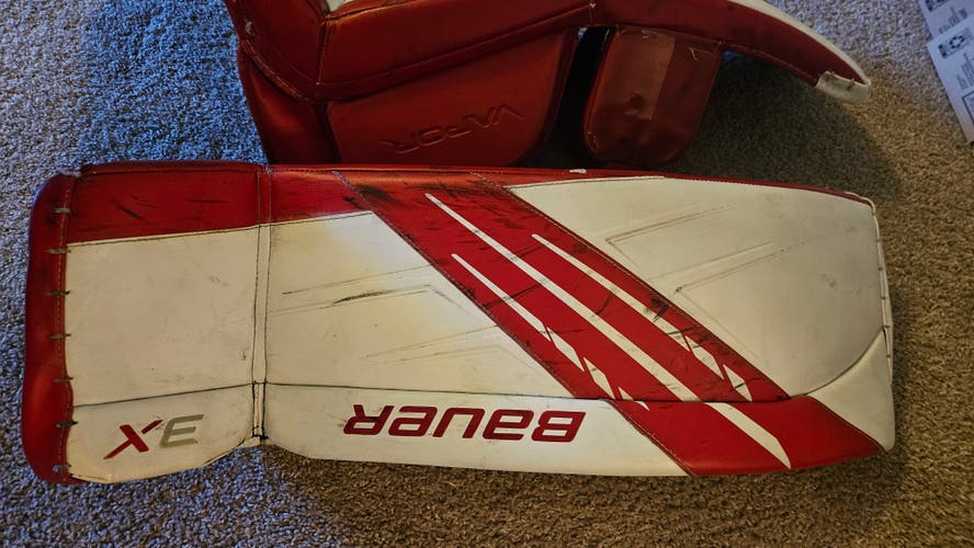 Large Bauer Vapor 3X Goalie Leg Pads (Used)