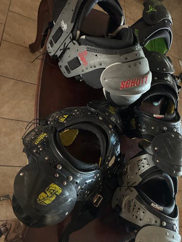 Used Schutt Tornado Shoulder Pads / Schutt Yflex 2.0 / Schutt YFlex / Schutt YFlex 2.0 / All Star SP