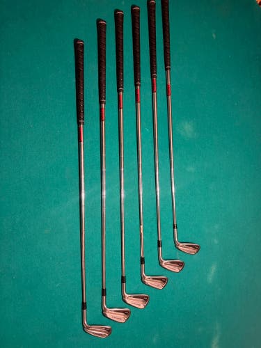 Men's 2014 TaylorMade 2014 tour preferred cb Right Handed Iron Set Stiff Flex (Used)
