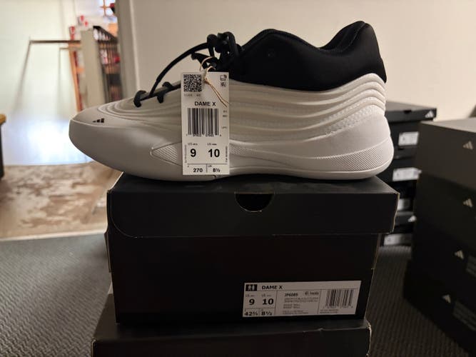 Men's Size M 9.0 (W 10.0) Adidas Dame X Shoes (New)