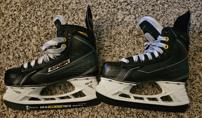 Black Bauer Supreme S170 Hockey Skates Regular Width Size 4 (Used)