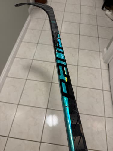 Bauer Pulse Right Handed Hockey Stick P28 50 Flex (Used)