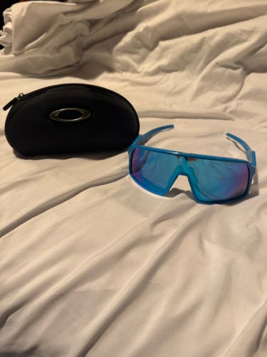 Men's One Size Fits All Oakley Sutro Sunglasses (Used)