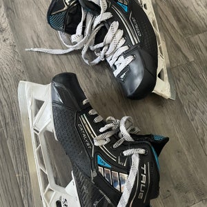 2024 True Catalyst 7x4 Hockey Goalie Skates Regular Width Size 6.5 (Used)