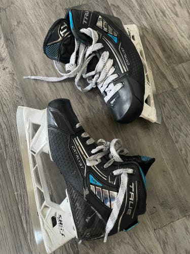 2024 True Catalyst 7x4 Hockey Goalie Skates Regular Width Size 6.5 (Used)