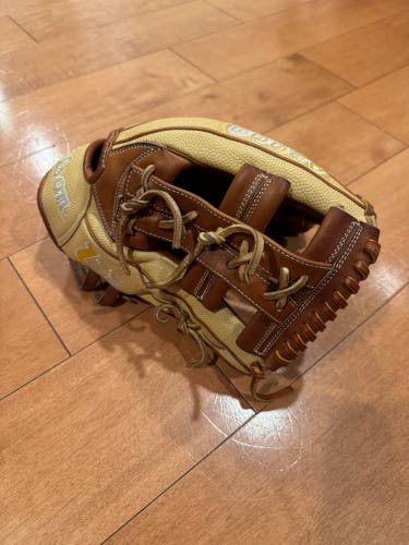 Wilson A2000 1912 RHT Infield Baseball Glove 12" (Used)