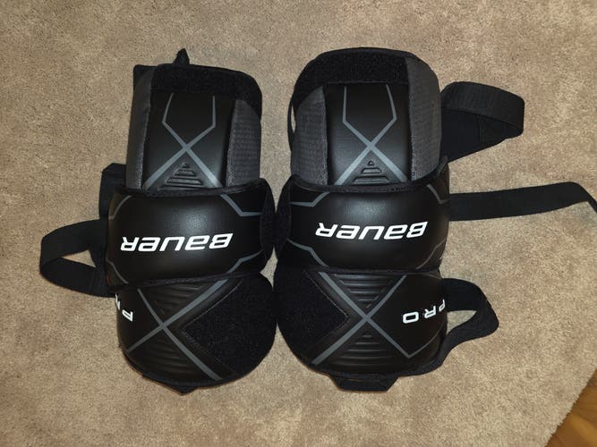 Senior Bauer Pro Knee Guards- Like New!
