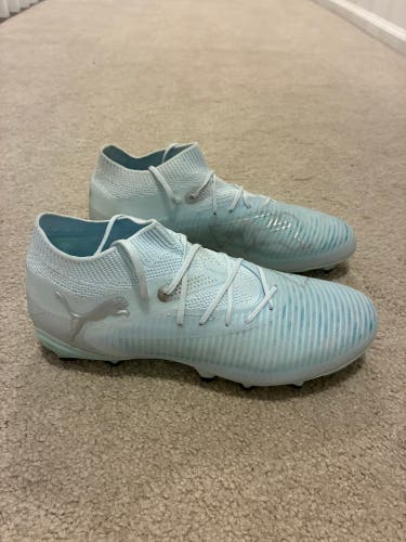 Women’s Puma Future 8 Pro FG/AG “light up pack”. Women’s size 7.5. New in box