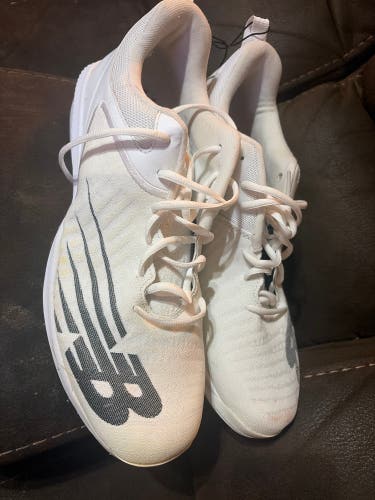 White Men's Size M 14.0 (W 15.0) Adult New Balance Fuel Cell 4040 Low Top Metal (New)