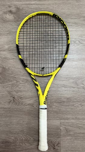 Babolat Pure Aero | Gripsize 4 1/4 | Fair Condition